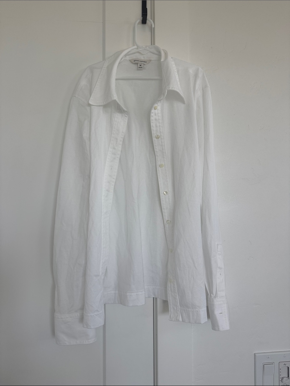 Banana Republic White Button-Down Shirt 100% cotton